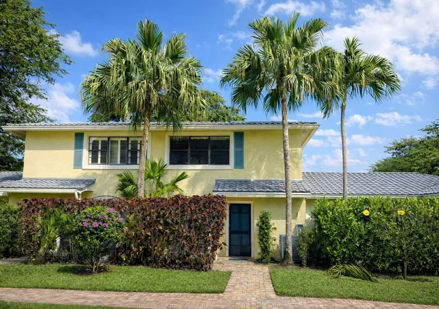 Photo 2 of Townhouse for sale at 4 Westgate Ln #4c, Boynton Beach, FL 33436 | MLS# B26011760 | Listing updated on 2026-09-23