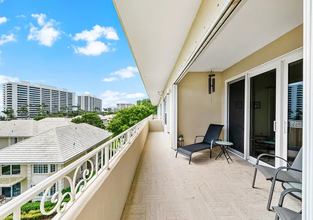 Photo 3 of Sale Pending at 1299 S Ocean Blvd #R11, Boca Raton, FL 33432 | MLS# B26011817 | Listing updated on 2026-09-03