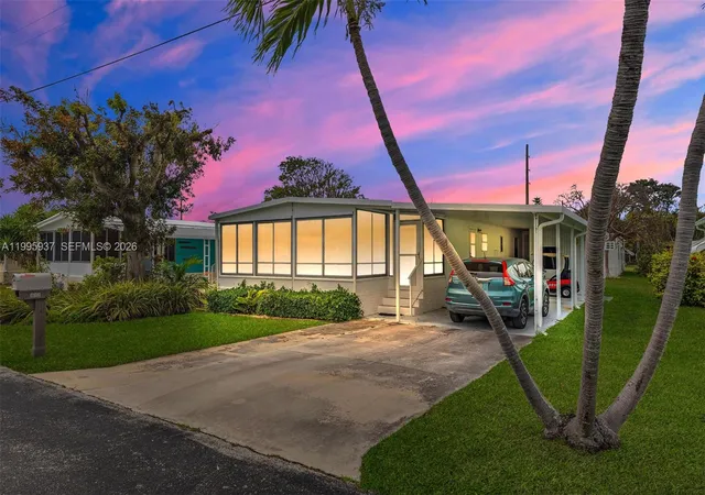 2nd image of 812 S Silver Cir, Key Largo, FL 33037 | MLS# A11995937