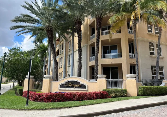 4th image of 3001 Ne 185Th St #122, Miami, FL 33180 | MLS# A11994589