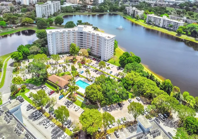 Homes for sale in Pompano Beach, FL | 3010 N Course Dr #104, Pompano Beach, FL 33069 | MLS# A11995138