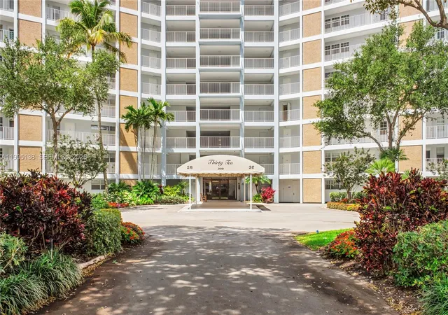 Homes for sale in Pompano Beach, FL | 3010 N Course Dr #104, Pompano Beach, FL 33069 | MLS# A11995138