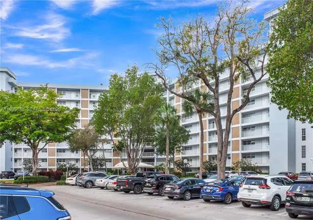 Homes for sale in Pompano Beach, FL | 3010 N Course Dr #104, Pompano Beach, FL 33069 | MLS# A11995138