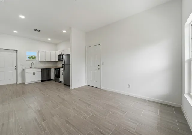 4th image of 1092 Breckinridge Ave, Lake Placid, FL 33852 | MLS# B26012003