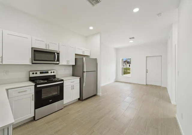 5th image of 1092 Breckinridge Ave, Lake Placid, FL 33852 | MLS# B26012003