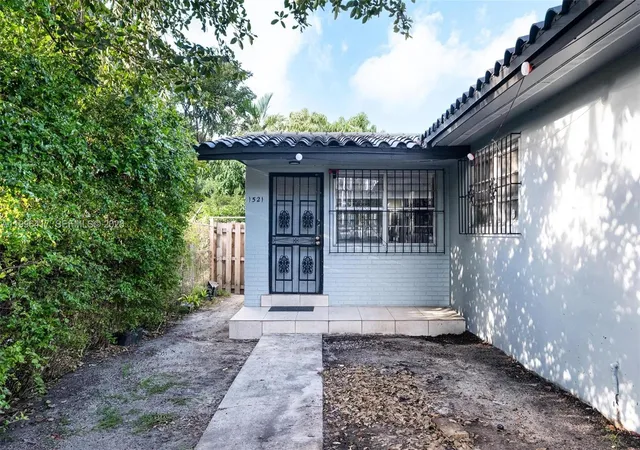 5th image of 1519 Nw 40Th St, Miami, FL 33142 | MLS# A11996417