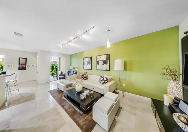 3rd image of 10711 Nw 75Th Ln, Doral, FL 33178 | MLS# A11991801