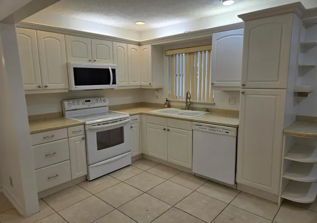 Photo 2 of Single family home for sale at 10125 Nw 71st Street, Tamarac, FL 33321 | MLS# B26012297 | Listing updated on 2026-10-05