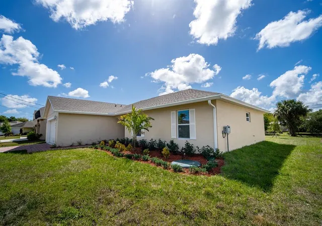 3rd image of 986 Sw Romaine Ln, Port Saint Lucie, FL 34953 | MLS# B26012582
