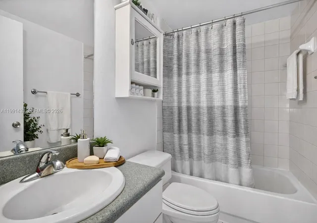 4th image of 701 Brickell Key Blvd #1108, Miami, FL 33131 | MLS# A11991433