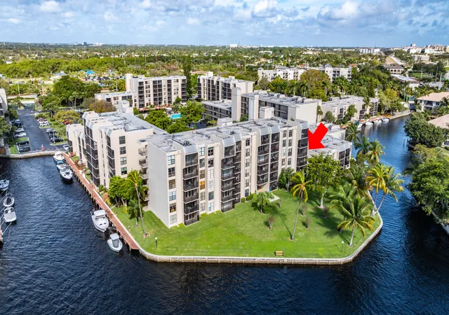 Homes for sale in Boca Raton, FL | 7 Royal Palm Way, Boca Raton, FL 33432 | Houzeo