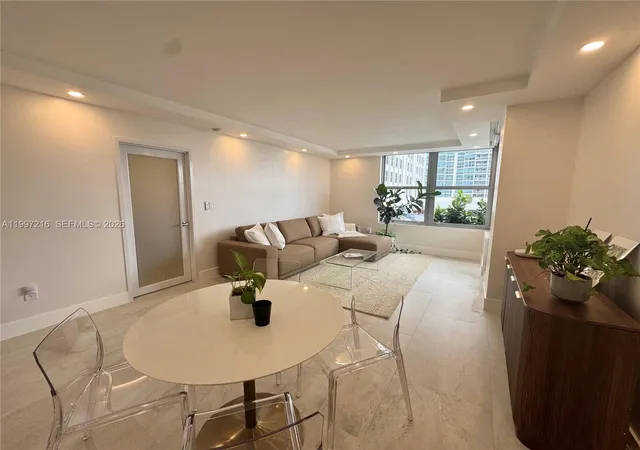 2nd image of 2899 Collins Ave #424, Miami Beach, FL 33140 | MLS# A11997216
