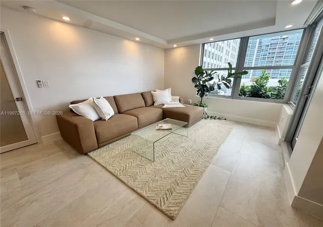 3rd image of 2899 Collins Ave #424, Miami Beach, FL 33140 | MLS# A11997216