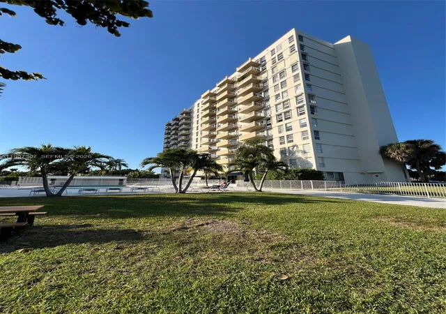 5th image of 880 Ne 69Th St #11M, Miami, FL 33138 | MLS# A11997307