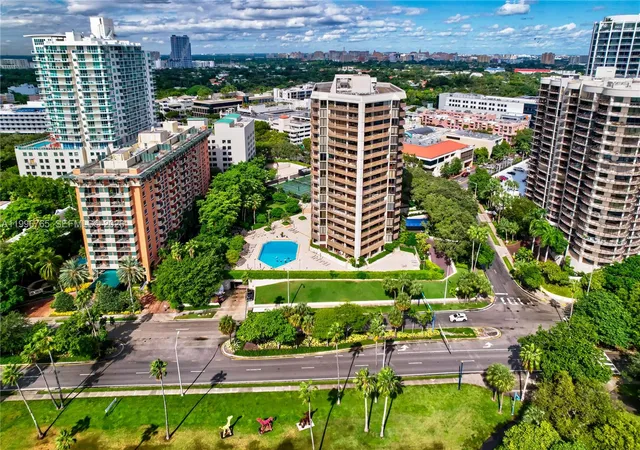 Homes for sale in Miami, FL | 2901 S Bayshore Drive, Miami, FL 33133 | Houzeo