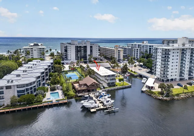 Listing Photo 4 - Condo for sale in building located at 1166 Hillsboro Mile, Hillsboro Beach, FL 33062 - Unit #26
