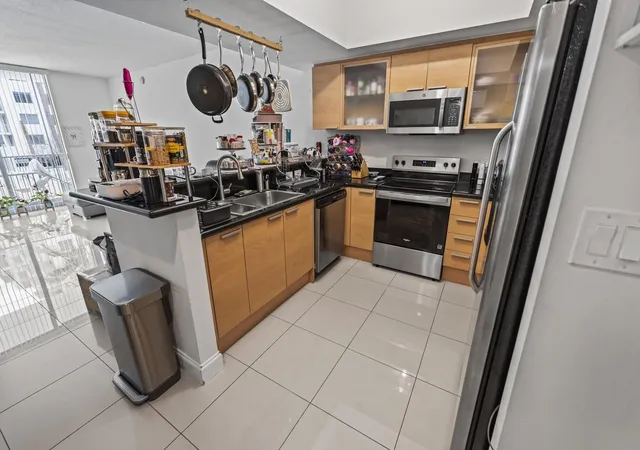 Photo 3 of Condo for sale at 140 S Dixie Hwy #512, Hollywood, FL 33020 | MLS# B26013006 | Listing updated on 2026-09-23