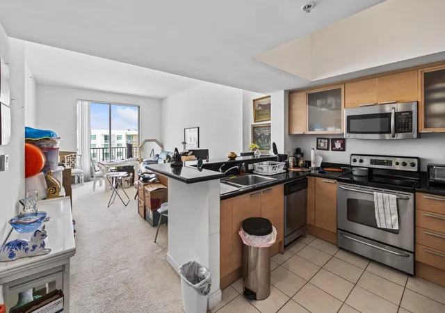 Photo 2 of Condo for sale at 140 S Dixie Hwy #1022, Hollywood, FL 33020 | MLS# B26013013 | Listing updated on 2026-09-23