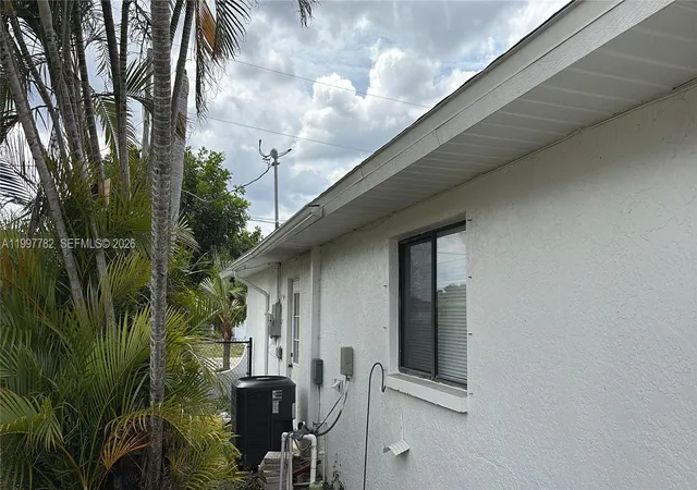 Homes for sale in Cape Coral, FL | 251 Sw 22 Pl, Cape Coral, FL 33991 | MLS# A11997782