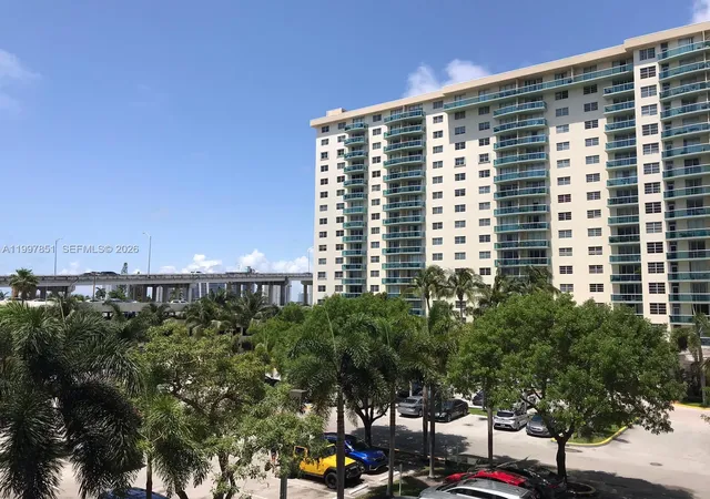 3rd image of 19380 Collins Ave #319, Sunny Isles Beach, FL 33160 | MLS# A11997851