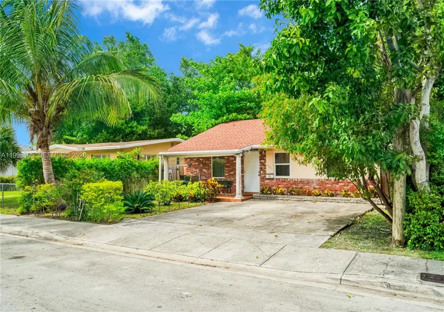 3rd image of 6133 Sw 62Nd Ter, South Miami, FL 33143 | MLS# A11996195