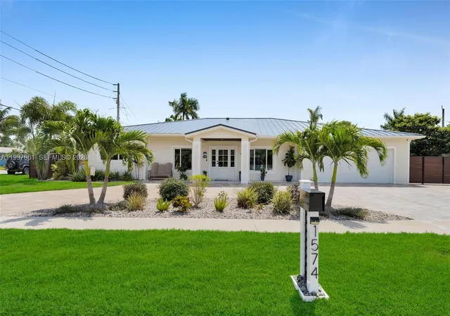 Homes for sale in Fort Myers, FL | 1574 Ricardo, Fort Myers, FL 33901 | MLS# A11997861