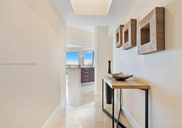5th image of 20000 E Country Club Dr #1102, Miami, FL 33180 | MLS# A11997973