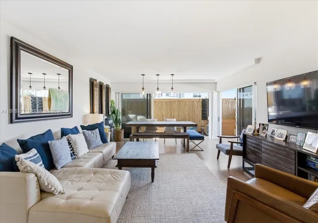 3rd image of 550 Ocean Dr #3H, Key Biscayne, FL 33149 | MLS# A11998371