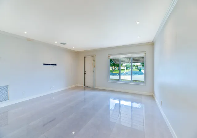 Homes for sale in Tamarac, FL | 4812 Nw 49Th Dr, Tamarac, FL 33319 | MLS# B26013588