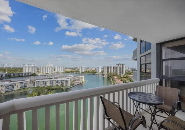 2nd image of 1000 W Island Blvd #1910, Aventura, FL 33160 | MLS# A11998156
