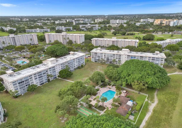 Homes for sale in Pompano Beach, FL | 2651 S Course Drive, Pompano Beach, FL 33069 | Houzeo