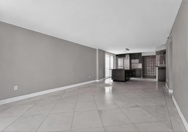 Listing Photo 5 - Condo for sale in building located at 6061 Collins Ave, Miami, FL 33140 - Unit #23a