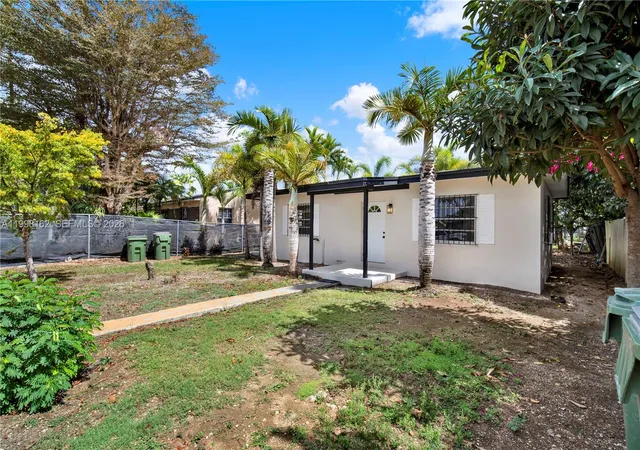 5th image of 105 Nw 7Th Ave, Homestead, FL 33030 | MLS# A11998162