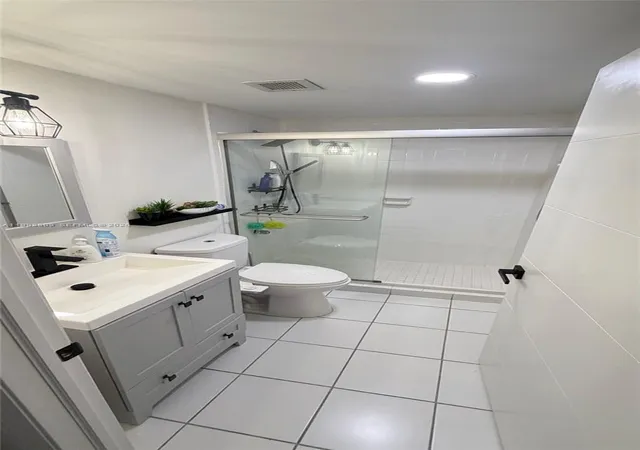 2nd image of 1965 S Ocean Dr, Hallandale Beach, FL 33009