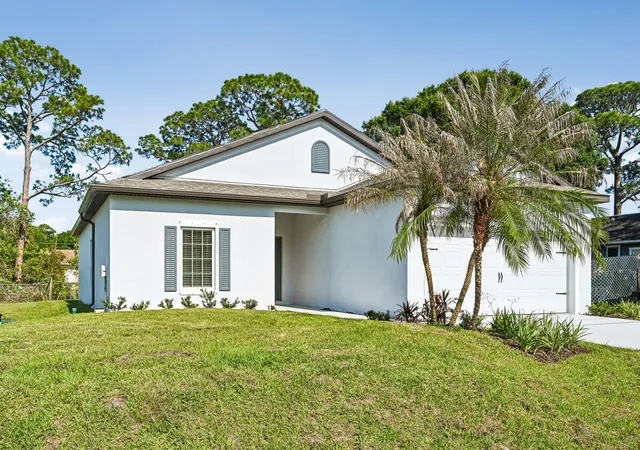 Photo 3 of Single family home for sale at 5204 Palm Dr, Fort Pierce, FL 34982 | MLS# B26013944 | Listing updated on 2026-10-01
