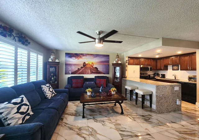 Listing Photo 5 - Condo for sale in building located at 1012 Ellesmere A, Deerfield Beach, FL 33442 - Unit #1012