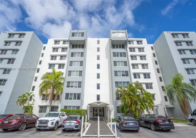 1st image of 9143 Sw 77Th Ave #B105, Miami, FL 33156 | MLS# A11998963