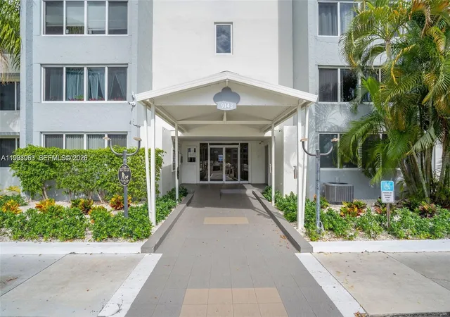 2nd image of 9143 Sw 77Th Ave #B105, Miami, FL 33156 | MLS# A11998963