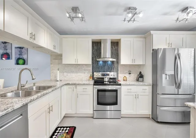 2nd image of 3503 Oaks Wy, Pompano Beach, FL 33069