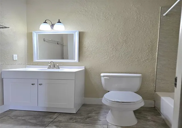 36th image of 880 E 26th St, Hialeah, FL 33013 | MLS# A11998464