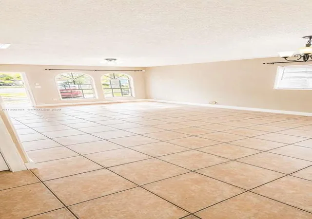 5th image of 880 E 26Th St, Hialeah, FL 33013 | MLS# A11998464