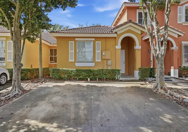 Townhouse for sale at 1584 SW 2nd Street, Homestead, FL 33030 | MLS# B26014120