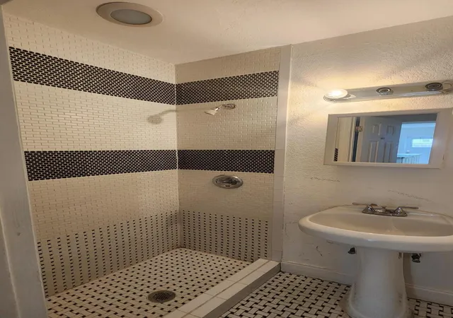 Homes for sale in Delray Beach, FL | 707 Sw 9th Ct, Delray Beach, FL 33444 | MLS# B26014205