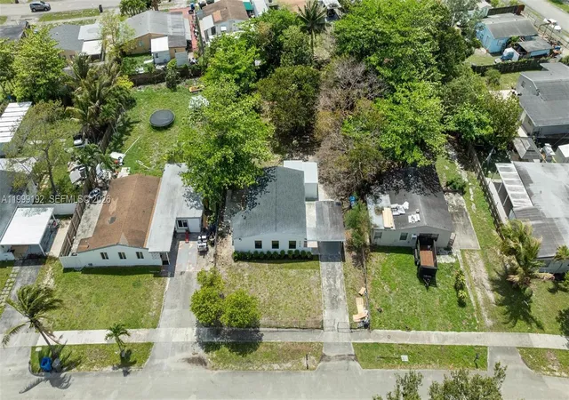 Homes for sale in West Park, FL | 4520 Sw 33rd Dr, West Park, FL 33023 | MLS# A11999192