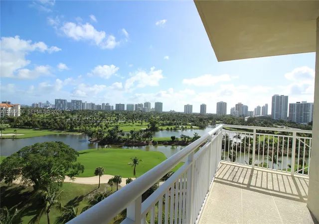 2nd image of 19501 W Country Clb Dr, Aventura, FL 33180