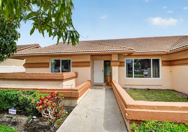 Homes for sale in Boynton Beach, FL | 9501 Majestic Wy, Boynton Beach, FL 33437 | MLS# B26014219