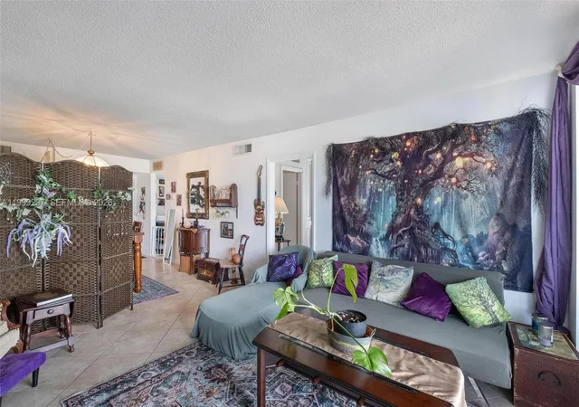 2nd image of 3475 N Country Club Dr #619, Miami, FL 33180 | MLS# A11999237