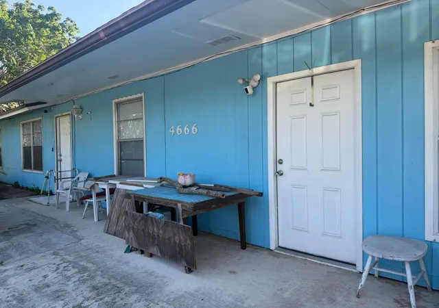 Photo 4 of Single family home for sale at 4666 E Holt, West Palm Beach, FL 33415 | MLS# B26014382 | Listing updated on 2026-09-23