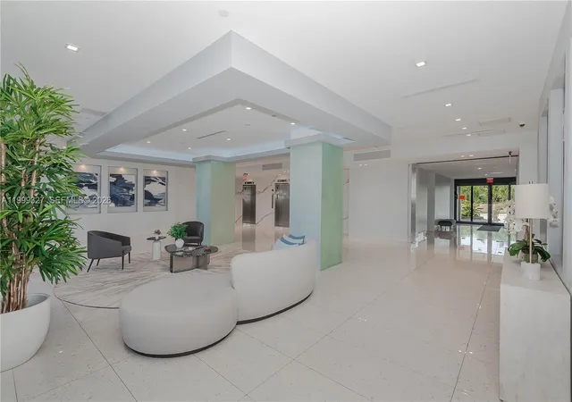 3rd image of 20335 W Country Club Dr #206, Aventura, FL 33180 | MLS# A11999327