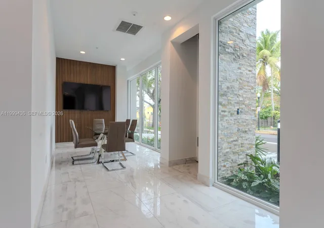 5th image of 1850 Monroe St #409, Hollywood, FL 33020 | MLS# A11999436